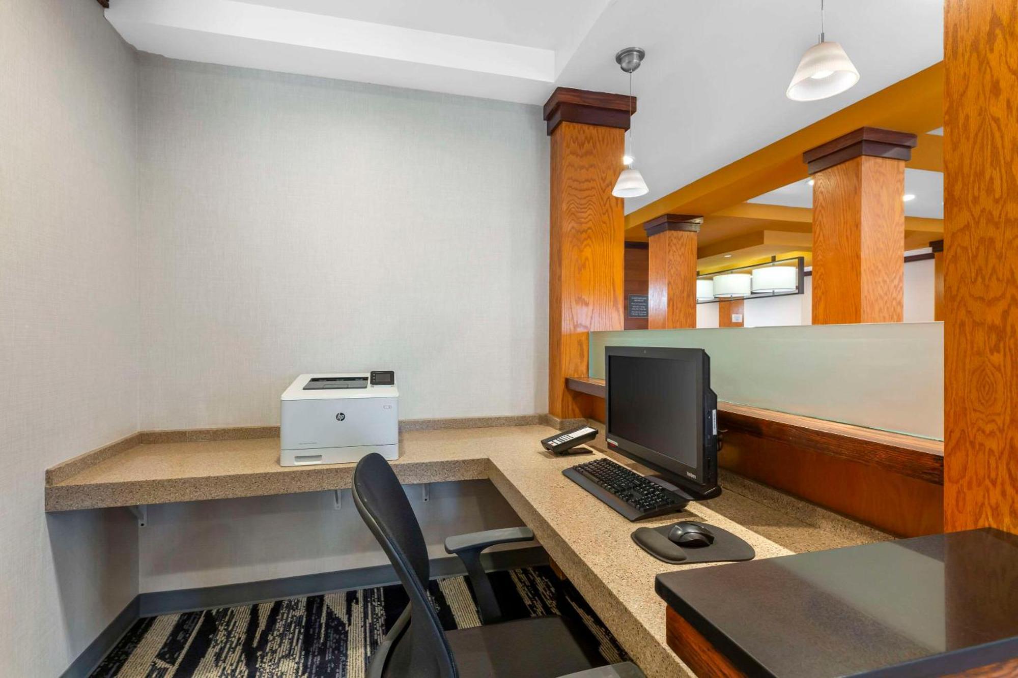 Comfort Inn & Suites Akron South Екстериор снимка