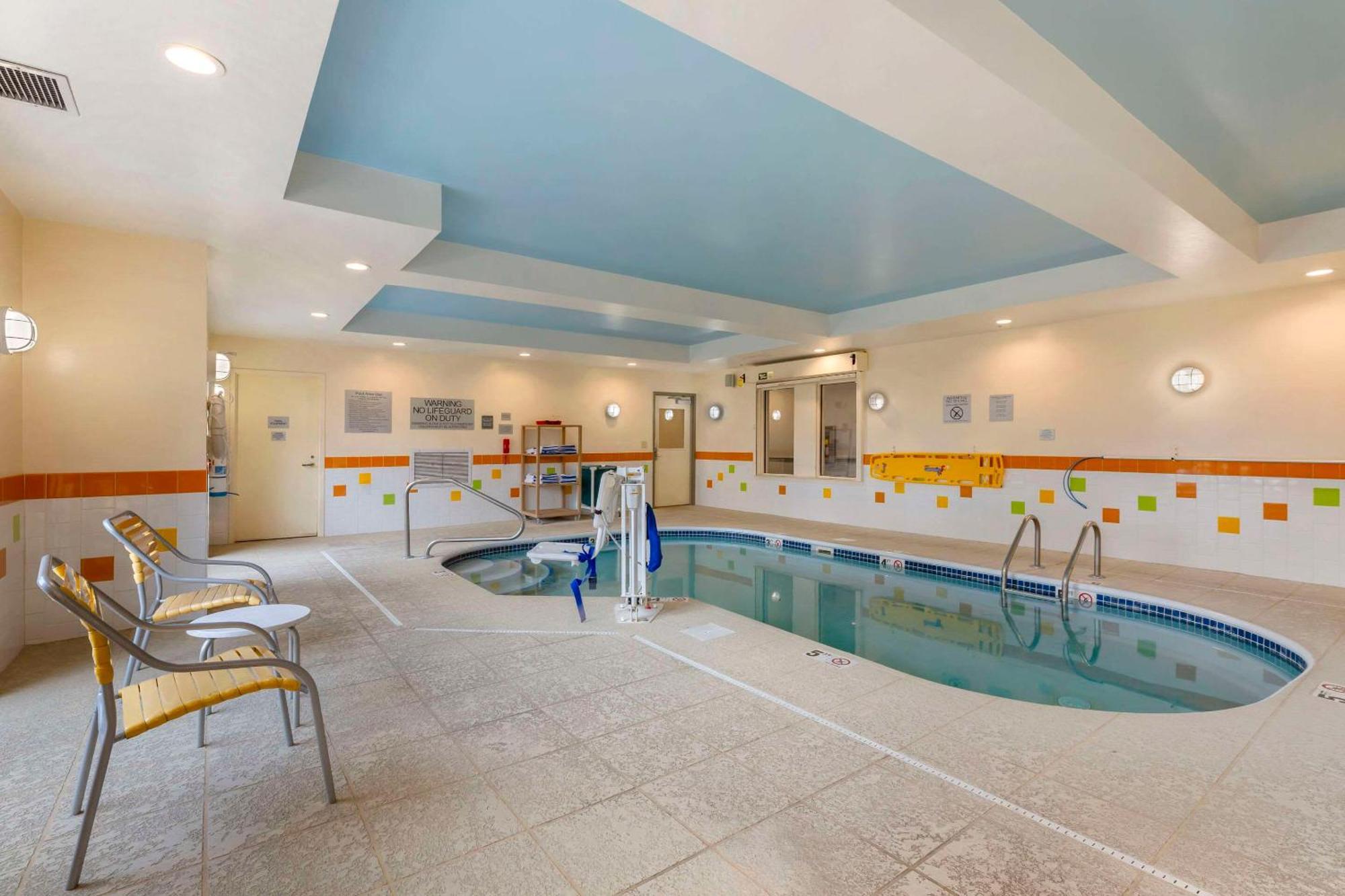 Comfort Inn & Suites Akron South Екстериор снимка