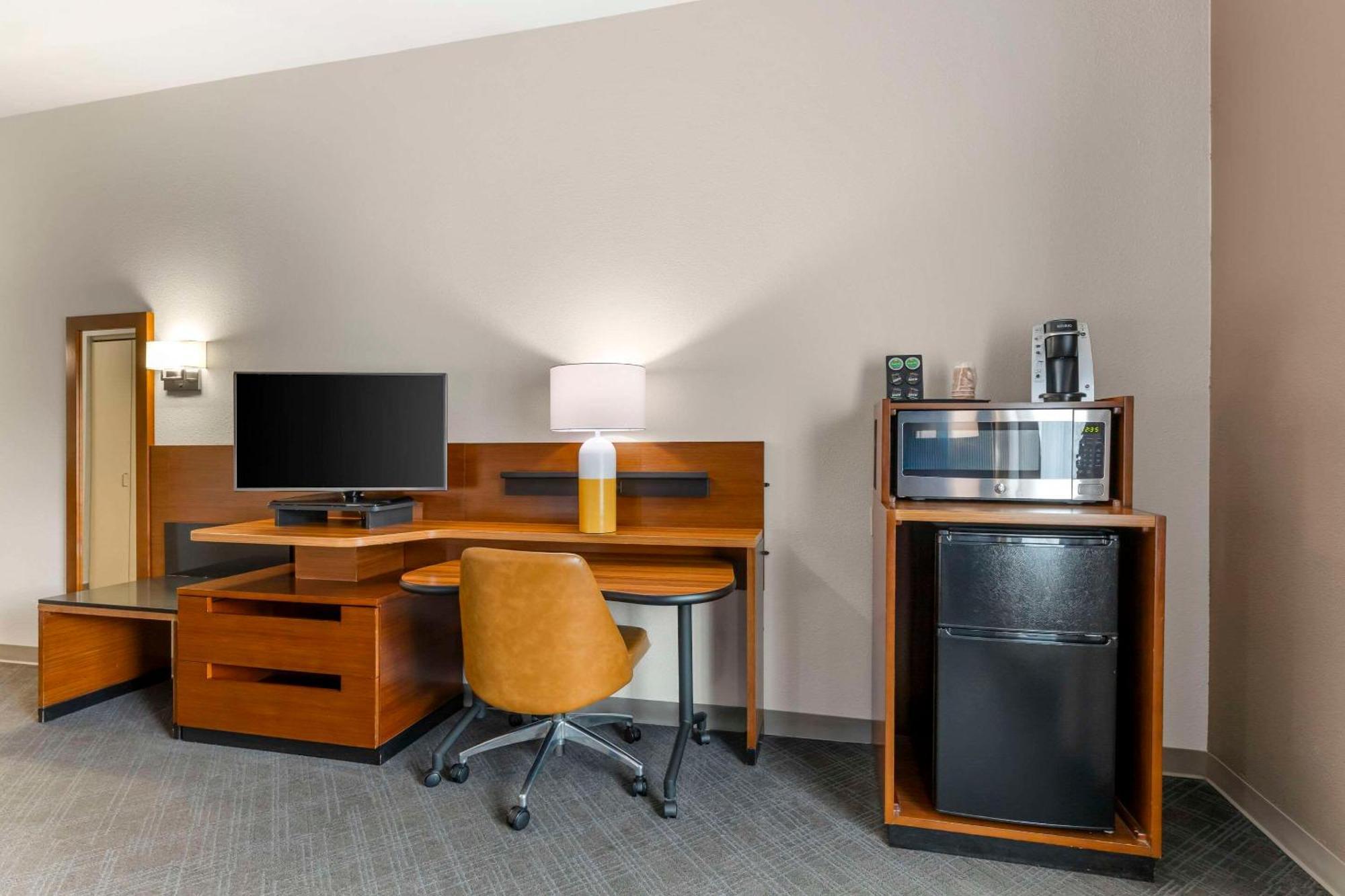 Comfort Inn & Suites Akron South Екстериор снимка