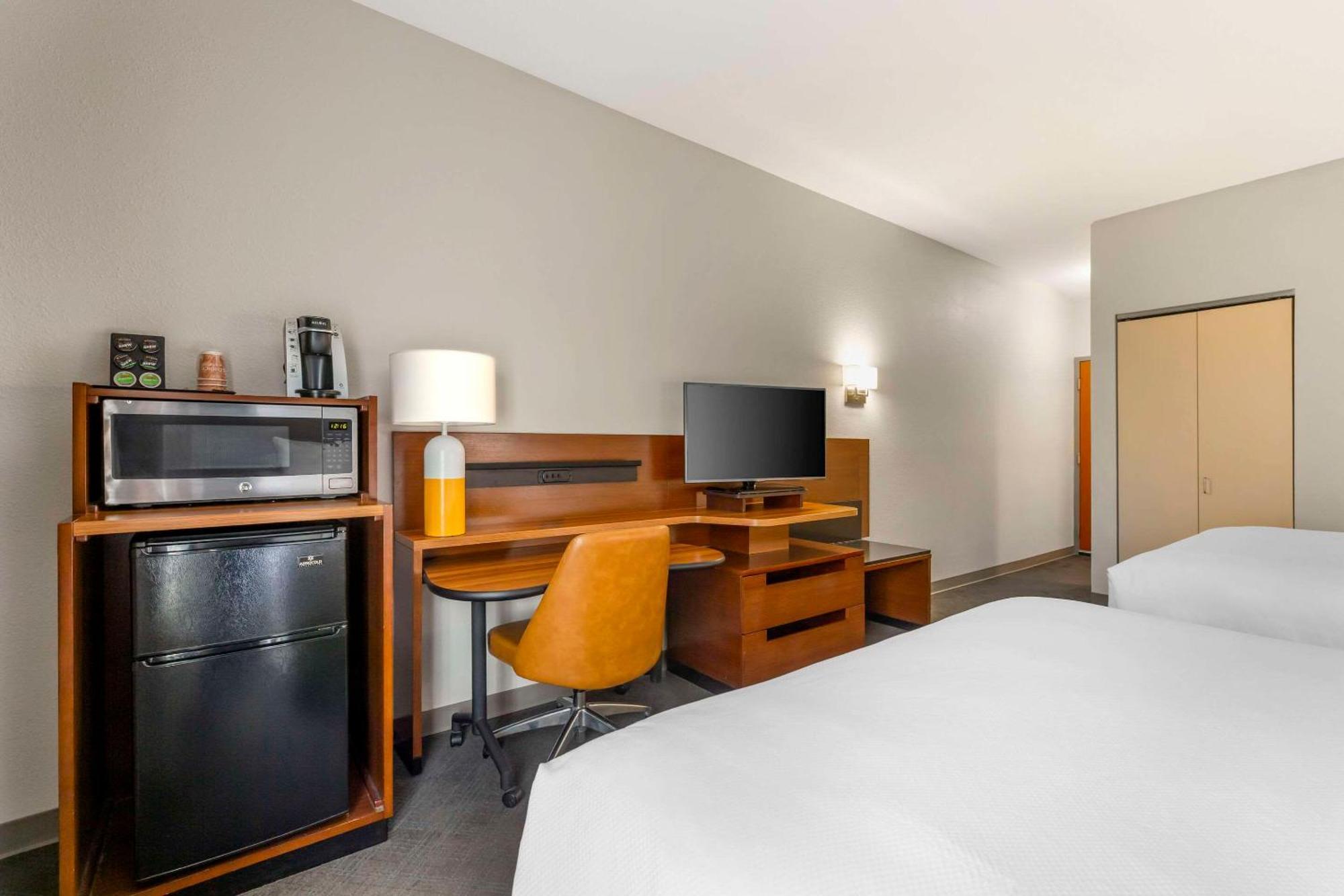 Comfort Inn & Suites Akron South Екстериор снимка