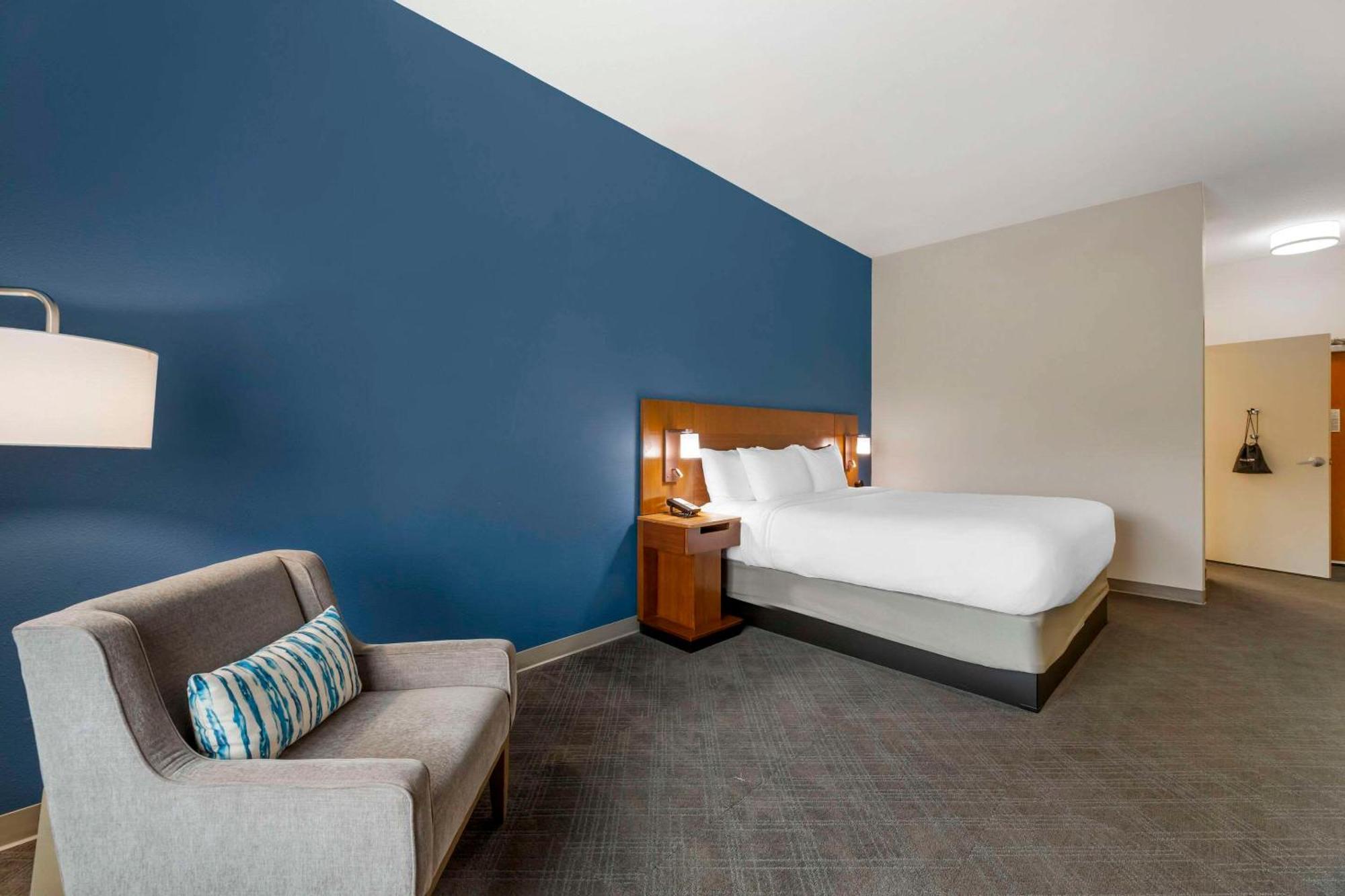 Comfort Inn & Suites Akron South Екстериор снимка