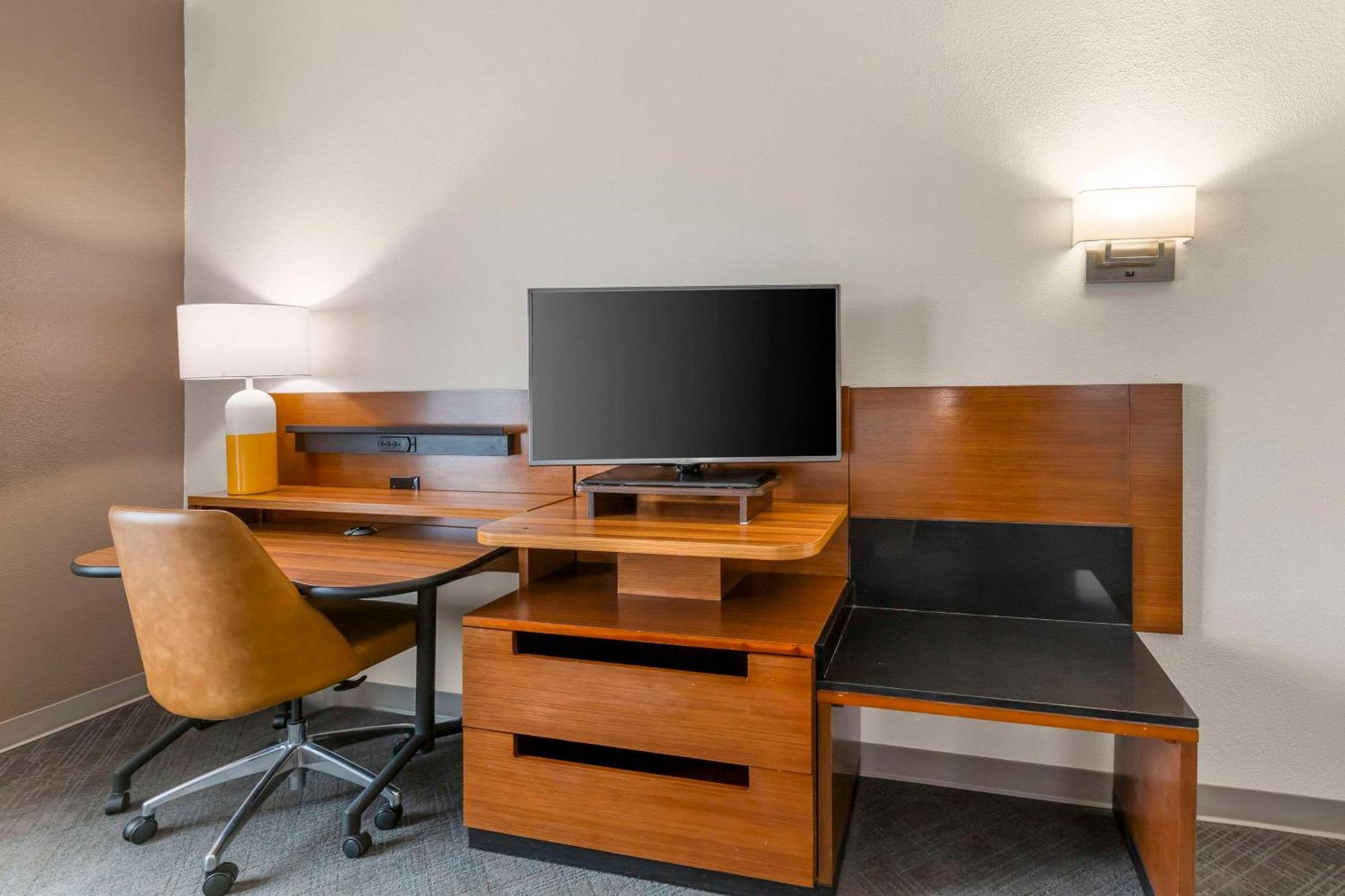 Comfort Inn & Suites Akron South Екстериор снимка