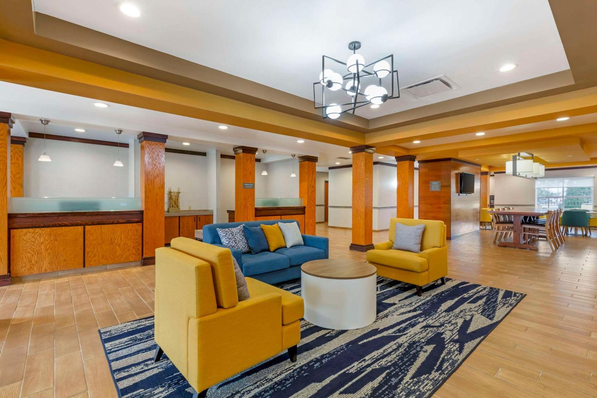 Comfort Inn & Suites Akron South Екстериор снимка