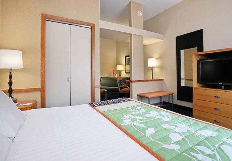 Comfort Inn & Suites Akron South Екстериор снимка