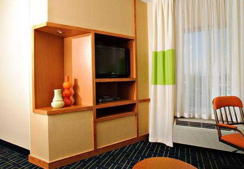 Comfort Inn & Suites Akron South Стая снимка