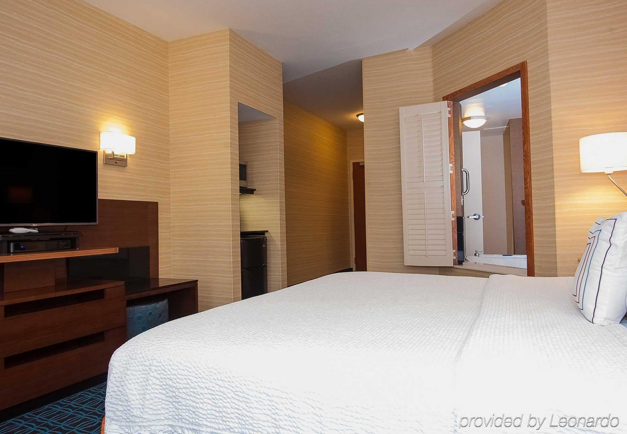 Comfort Inn & Suites Akron South Екстериор снимка