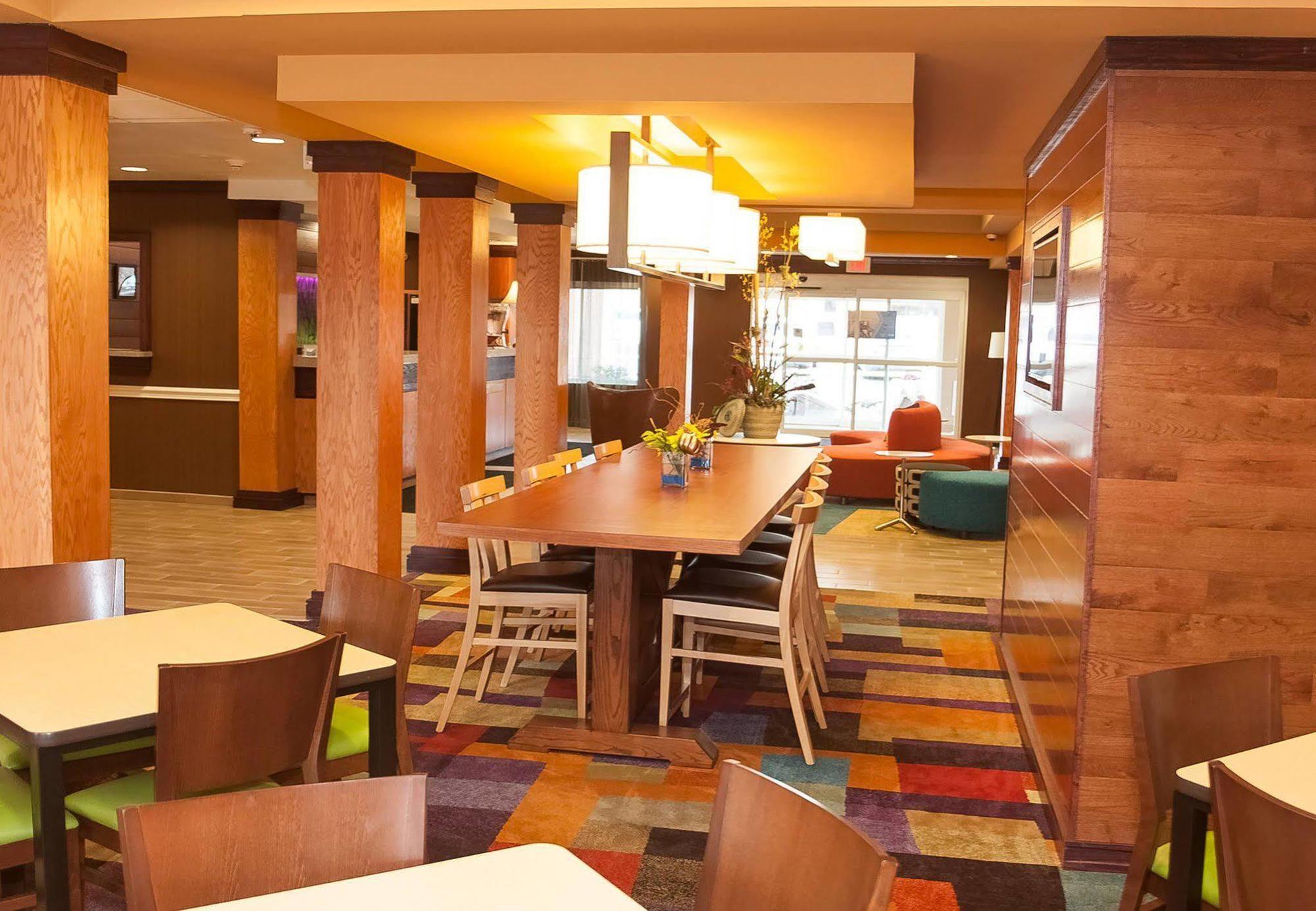 Comfort Inn & Suites Akron South Екстериор снимка