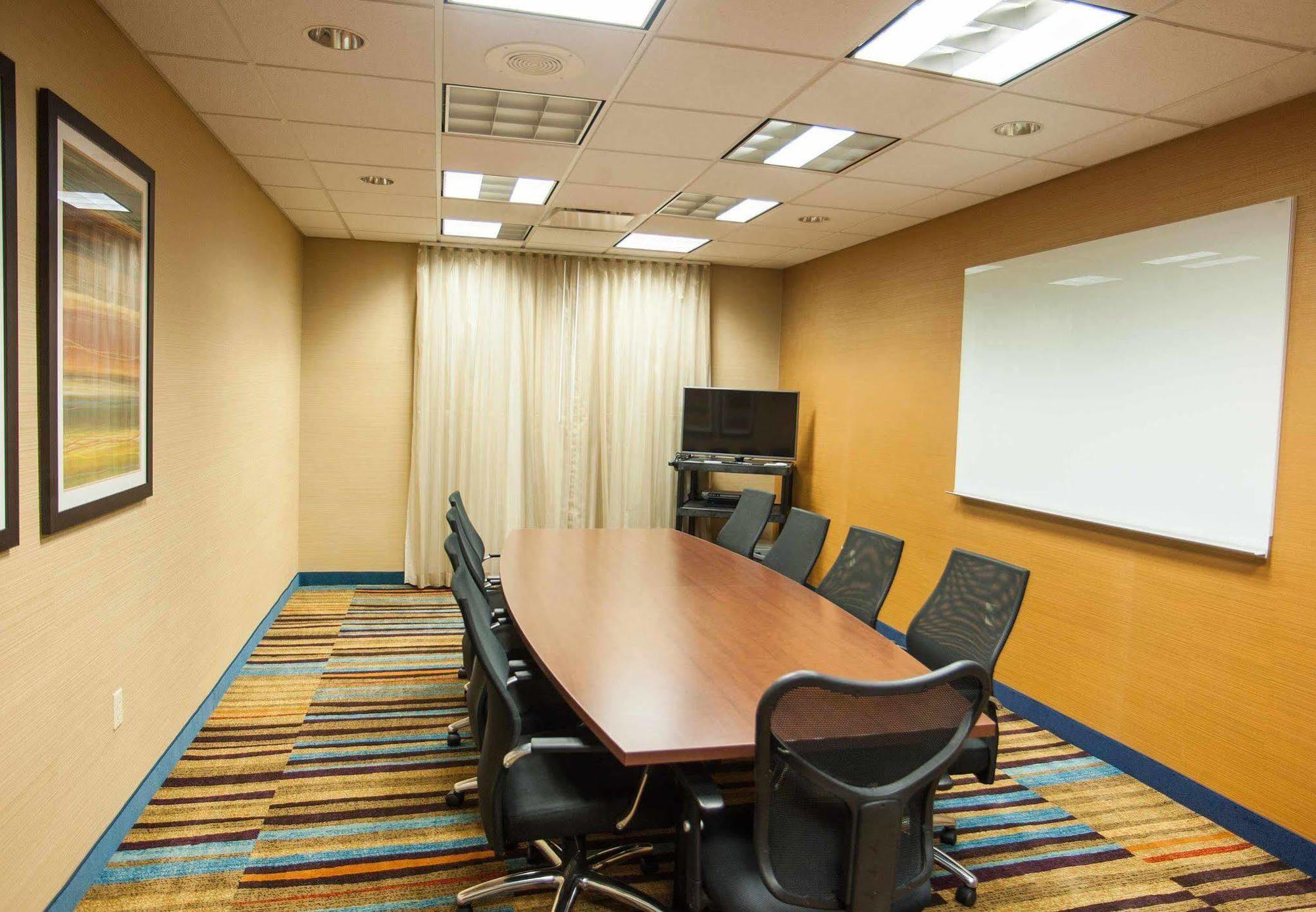 Comfort Inn & Suites Akron South Екстериор снимка